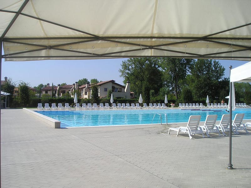 Schwimmbad beim Restaurant