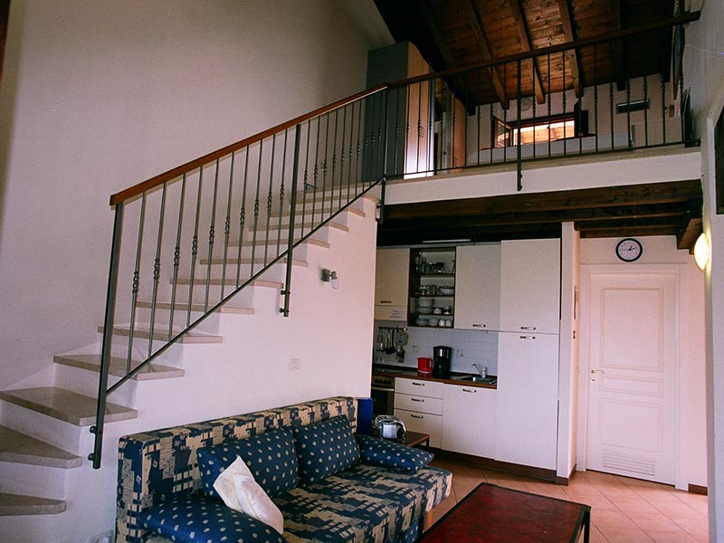 Wohnbereich und Treppe Fiore