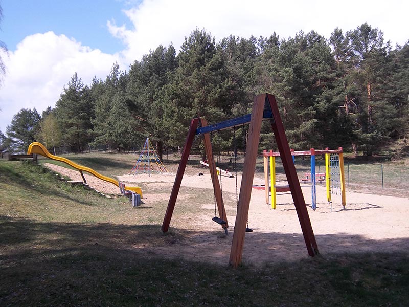 Rutsche zum Spielplatz